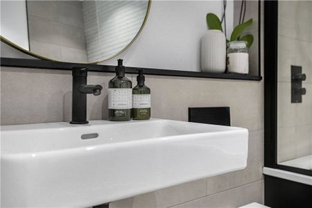 Mitcham Lane, London, SW16 6NR - Photo 2