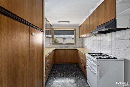 Spacious Family Home - Photo 5