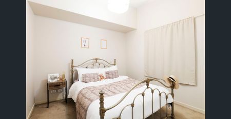 Authentic warehouse apartment & parking - Photo 5