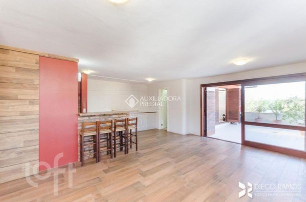 Cobertura com 2 quartos e 180m² para alugar em Teresópolis, Porto Alegre. - Photo 1