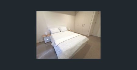 Oversized Luxury 3-Bedroom Furnished Apartment – Nearly 200m² on Title - Photo 5