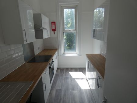 1 bed Apartment - To Let - Photo 3