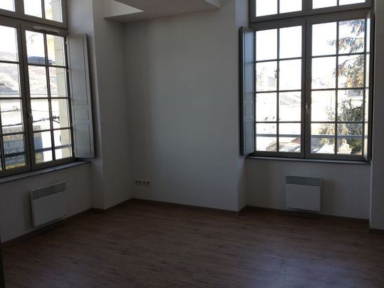 Location Appartement 2 pièces 38m² SAUMUR 49400 - Photo 1
