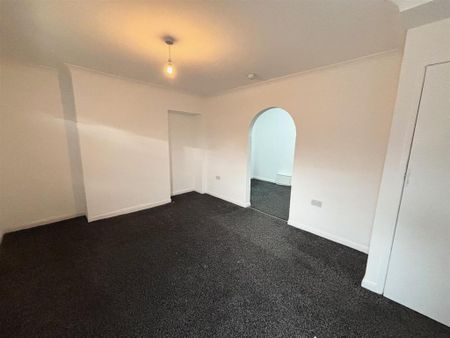 3 bedroom end of terrace house to rent - Photo 3