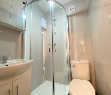 Antrobus Road, London - Photo 4