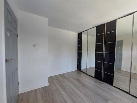 3 bedroom detached house to rent - Photo 5