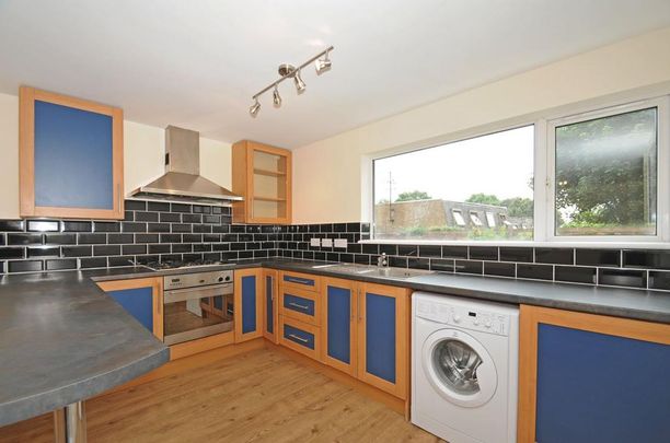 3 bedroom flat to rent - Photo 1