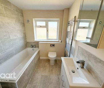 5 bedroom detached house to rent - Photo 2