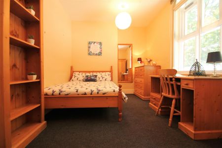 6 Huntsmoor House, Spital Tongues - Photo 5