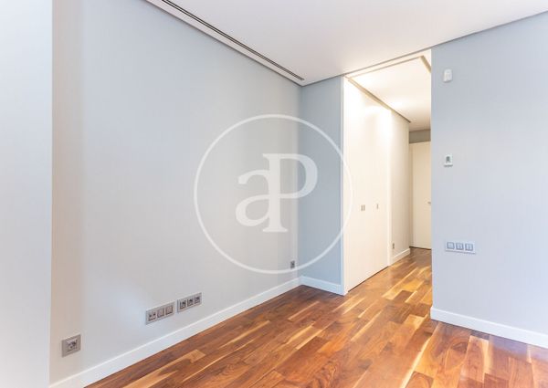 Flat for rent with Terrace in San Francesc (Valencia)