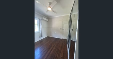 Stunning home with character - Photo 5