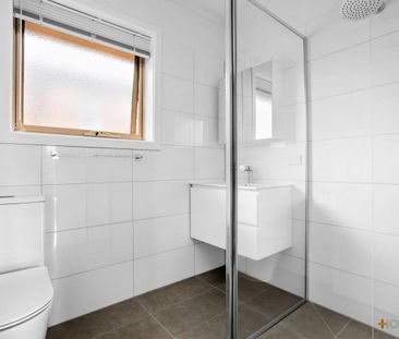 BRIGHT AND SUNNY | SUPER SPACIOUS | BEACHSIDE LOCATION - Photo 2