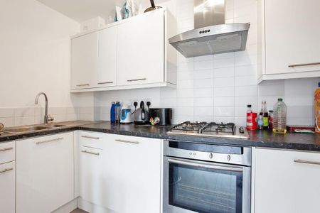 3 bedroom apartment to rent - Photo 5