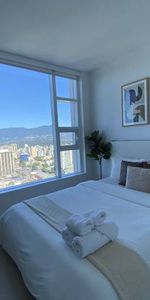 One Burrard Place Luxury High End Apartment 2Bed 2Bath 1Den - Photo 3