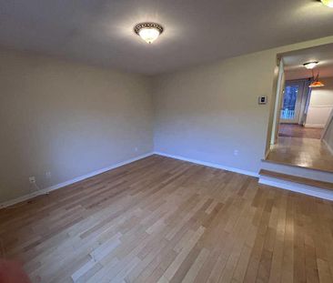 Maison de ville à Magog - BELLE OPPORTUNITÉ POUR PERSONNES RETRAITÉES! - Photo 2
