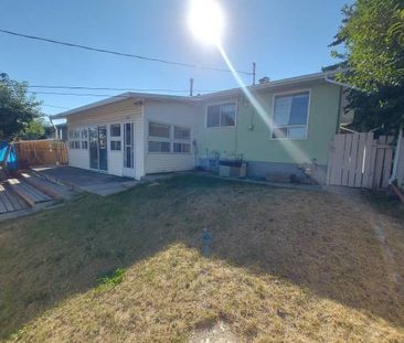 Thorncliffe NW Calgary - Photo 3