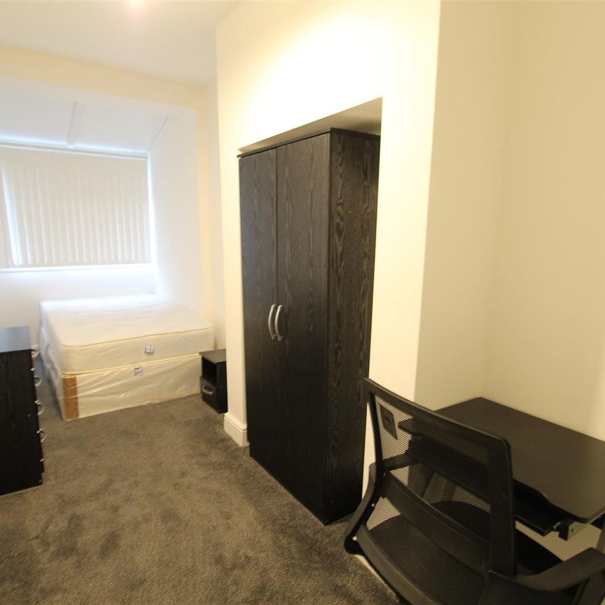 1 bed house share to rent in Every Street, Burnley, BB11 - Photo 1