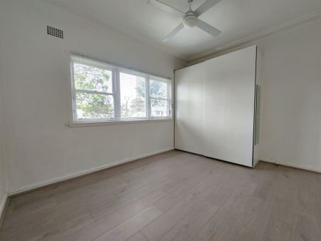 NEAT & TIDY HOME!! - Photo 4