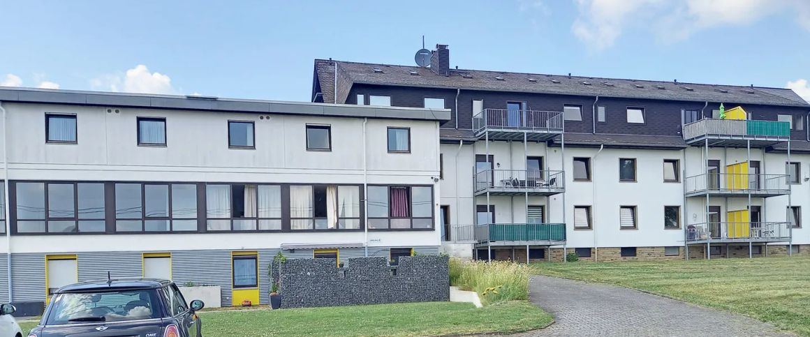 Helle 2 Zimmer Wohnung (Hochpaterre) zur Miete mit Balkon in ruhiger Wohngegend! - Photo 1