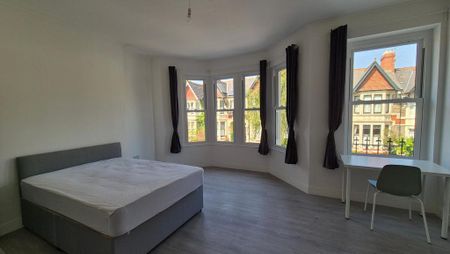 6 bedroom terraced house to rent - Photo 2