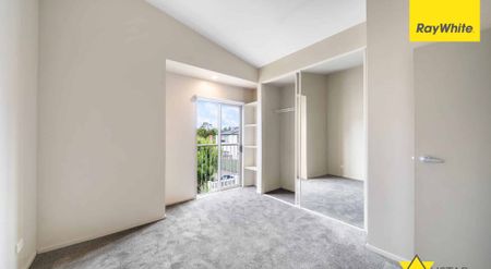 Bright and Spacious 2-Bedroom Unit in a Convenient New Lynn Location - Photo 3
