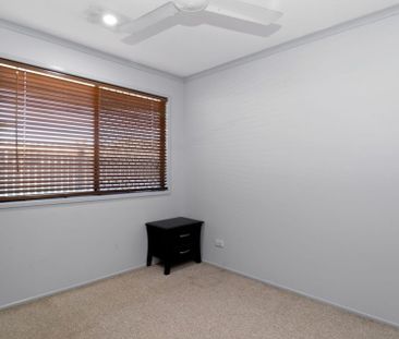 Spacious Family Home in Prime Andergrove Location&excl; - Photo 4