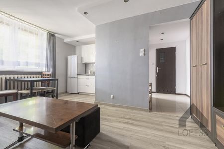 Piękne, dwupokojowe mieszkanie w centrum Jaworzna do wynajęcia | Spacer 3D - Photo 2