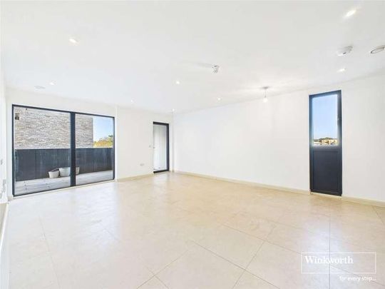 Alpine Road, London, NW9 - Photo 1