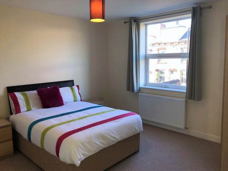 Hough Lane (room 2), Bramley, Leeds - Photo 3