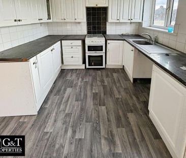 3 bedroom semi-detached house to rent - Photo 3