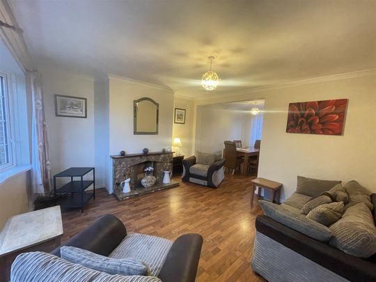 4 Locksley Grange, - Photo 1