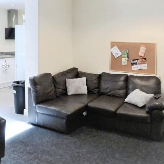 1 bedroom in a house share to rent - Photo 1