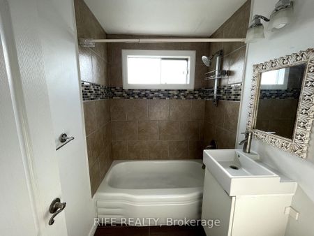 For Lease - 691 Rennie Street, Hamilton, Ontario - Photo 2