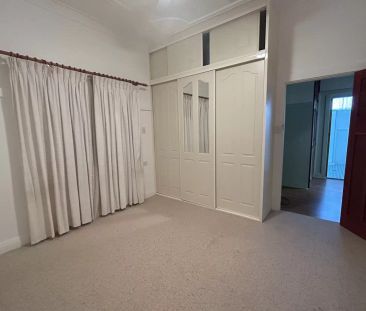 Close to Town - Photo 4