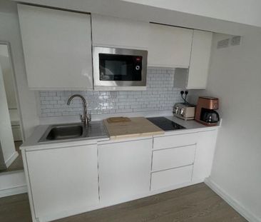 Studio to rent - Photo 2