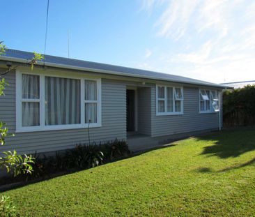 Three Bedroom Family Home In Onerahi - Photo 3