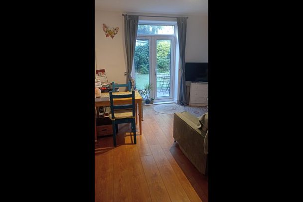 Room in a Shared Flat, Holmdene Avenue, SE24 - Photo 1