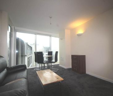 2 bedroom flat to rent - Photo 2