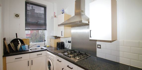 4 bedroom terraced house to rent - Photo 2