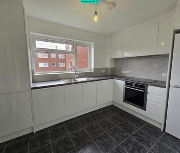 2 bedroom flat to rent - Photo 4