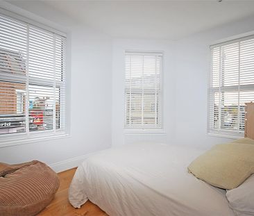 Laurel Avenue, Twickenham - 2 bedrooms Property for lettings - Chasebuchanan - Photo 3