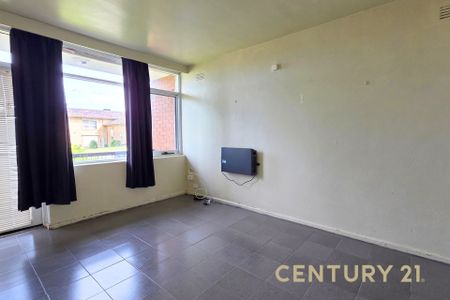Stylish 1-Bed Retreat in Prime Location - Photo 2