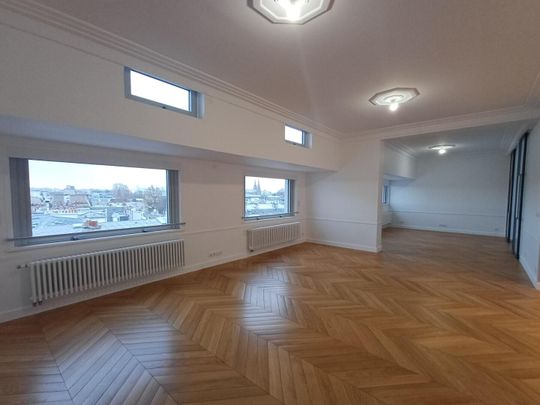 location Appartement T6 DE 202.36m² À PARIS - Photo 1