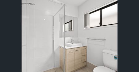 MODERN 4 BEDROOM HOUSE WITH MEDIA ROOM!! - Photo 3