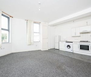 1 Bedrooms Flat to rent in Orchard Road, London SE18 | £ 185 - Photo 1