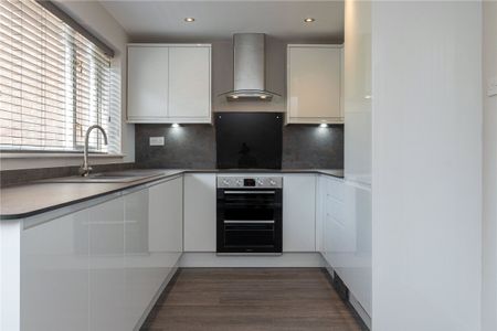 Abbey Road, Macclesfield, Cheshire, SK10 - Photo 5