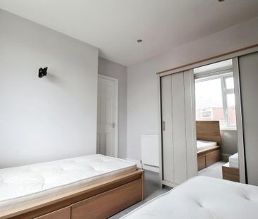 3 bedroom semi-detached house to rent - Photo 5