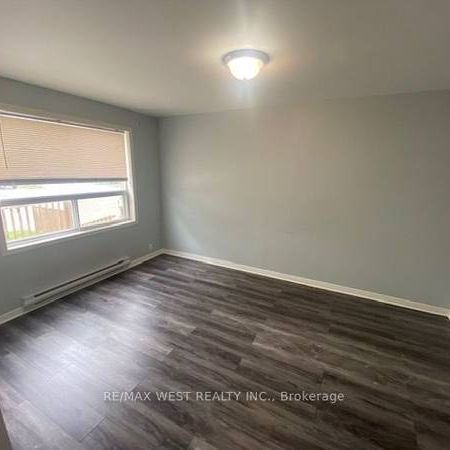 MIMICO GEM 3 BEDS 1 BATH MAIN LEVEL - Photo 3