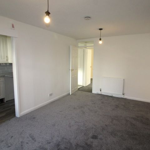 Walesby Court, LS16 - Photo 1