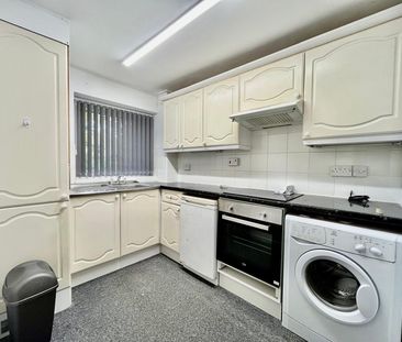 Grosvenor Park Gardens, ., Leeds - Photo 1